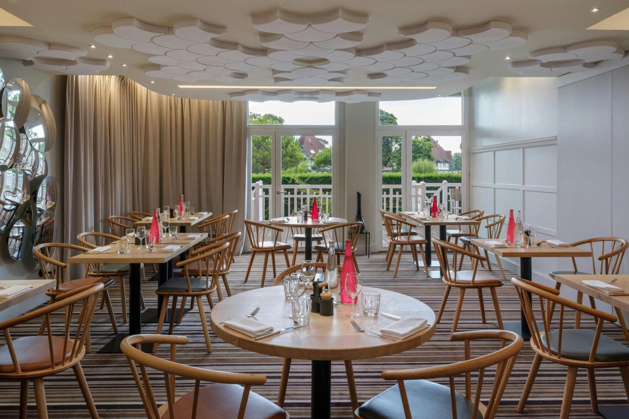 Renaissance Paris Hippodrome De St. Cloud Hotel Rueil-Malmaison Eksteriør billede